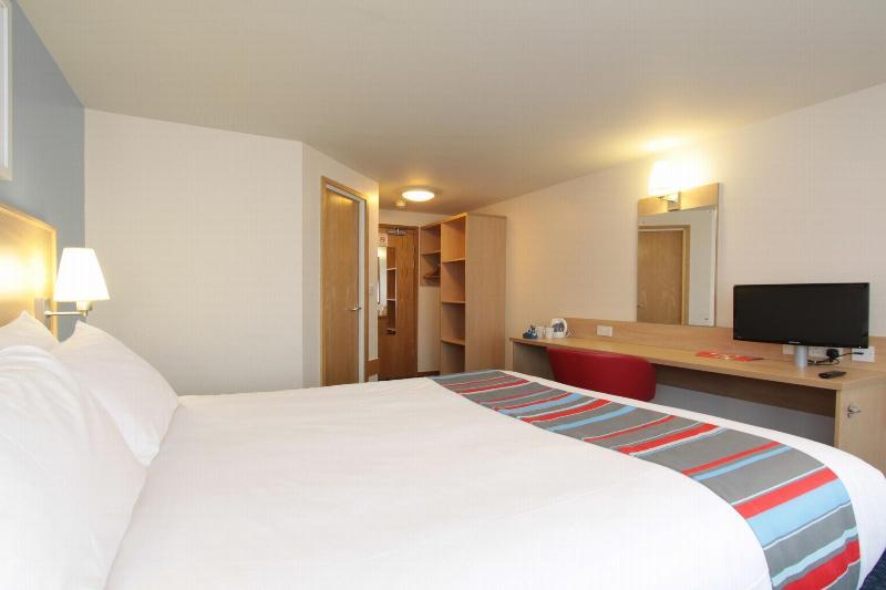Travelodge Eastleigh Central Екстер'єр фото